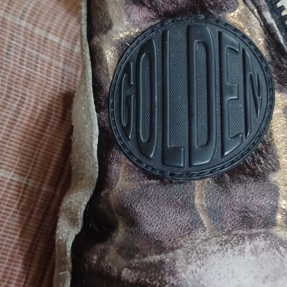 Golden Goose, sz 7 - Picture 6 of 6